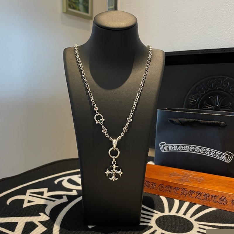 Ch**me He**ts necklaces